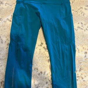 Women's LuLu Capris